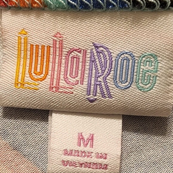 LuLaRoe T shirt - Picture 4 of 4